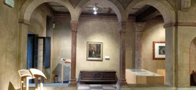 Inside Juliet's house Inside Juliet's house